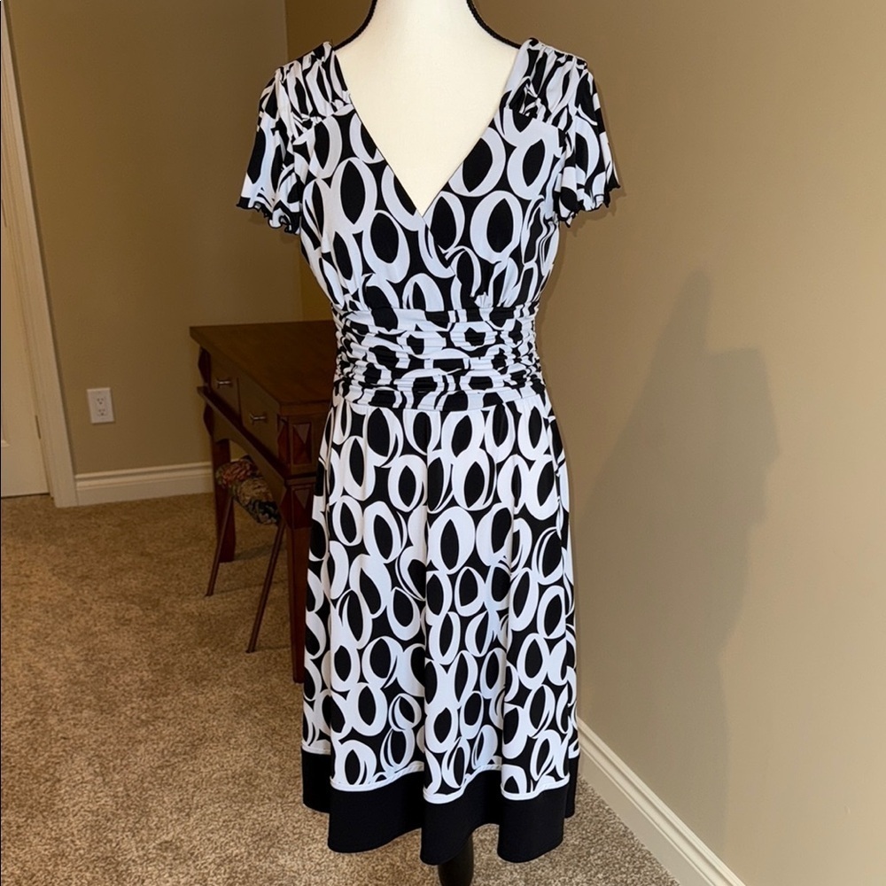 Sandra Darren Black and White, Wrap Over Bodice, Ruched Waist, Midi Dress